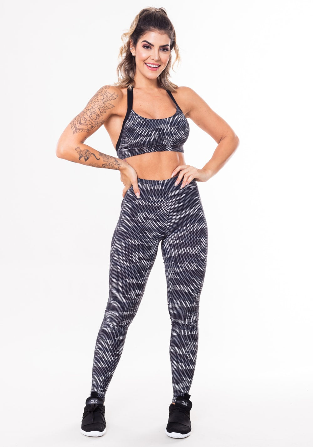 Conjunto Feminino Fitness Básico Calça e Top - DLK